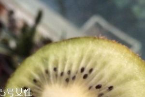 獼猴桃是上火還是降火？上火能吃獼猴桃嗎？