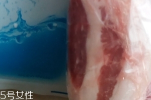 黑豬肉與白豬肉區(qū)別 黑豬肉與白豬肉哪個(gè)好吃？