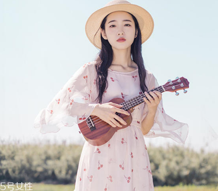 夏天拍照穿什么裙子好看？拍照適合穿什么裙子？