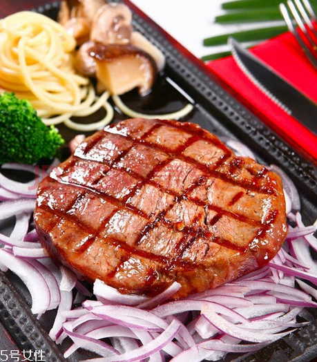 西冷牛排如何腌制肉嫩？西冷牛排腌制方法