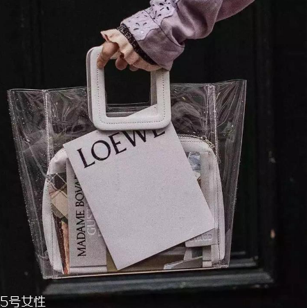 度假背什么包包好看？度假適合背什么包包？