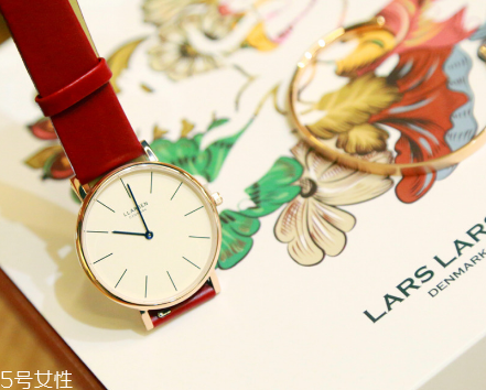 拉爾森手表和dw哪個(gè)好？lars larsen好還是dw好？