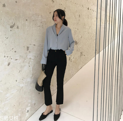 喇叭褲怎么搭配顯腿長(zhǎng)？喇叭褲怎么穿顯高？