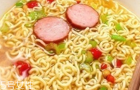 方便面是不是零食？方便面是不是發(fā)物？