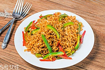 方便面是不是零食？方便面是不是發(fā)物？