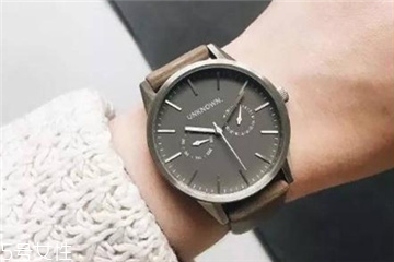 手表后蓋怎么打開(kāi)？手表后蓋打開(kāi)步驟