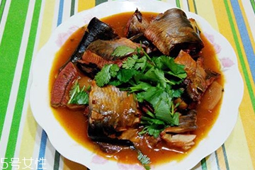 青魚的適宜人群 青魚適合有肝炎的人吃嗎？