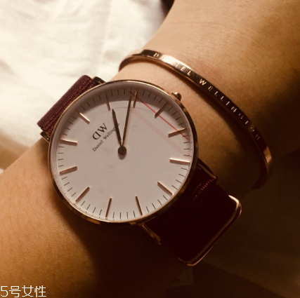 手表按鈕水下可以用嗎？手表按鈕在水下能按嗎？