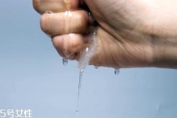 精華液可以收縮毛孔嗎？精華液能不能收縮毛孔？