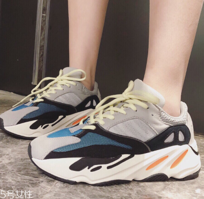 yeezy 700 mauve什么時候發(fā)售？椰子700灰紫色發(fā)售時間