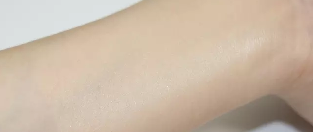 雅詩蘭黛和蘭蔻粉底哪個好？