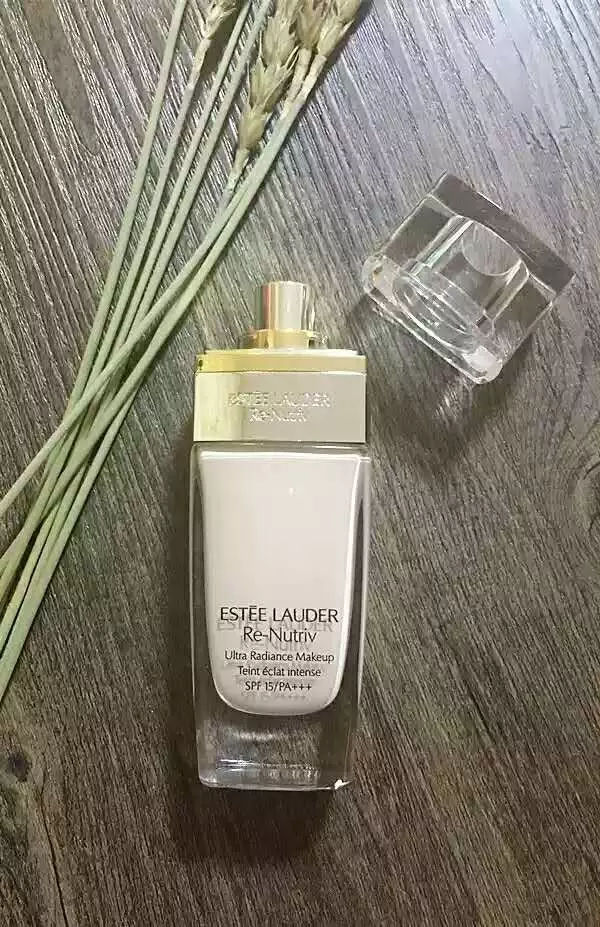 雅詩蘭黛和蘭蔻粉底哪個好？
