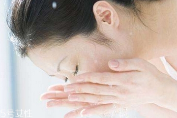 敏感肌能用煙酰胺嗎？煙酰胺過敏肌可以用嗎？