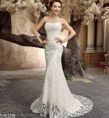 婚紗后面的帶子怎么系？婚紗后背綁帶系法