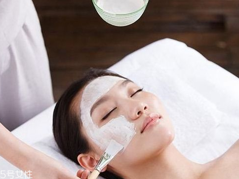 干皮臉上掉皮怎么辦？臉特別干脫皮怎么辦？