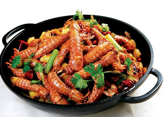 皮皮蝦能和牛肉一起吃嗎？皮皮蝦能和牛肉同吃嗎？