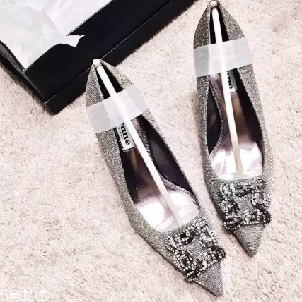 婚鞋可以穿黑色嗎？婚鞋穿黑色好嗎？