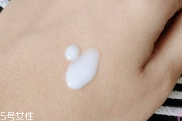 乳液倒不出來怎么辦？玻璃瓶乳液怎么倒出來？