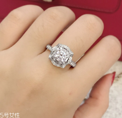 鉆戒可以用醋洗嗎？鉆戒用醋洗是對的嗎？