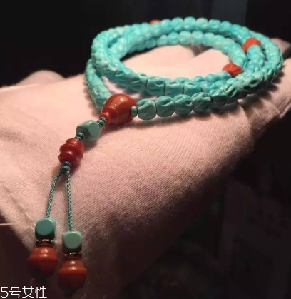綠松石手串戴哪只手？綠松石手鏈戴左手還是右手？