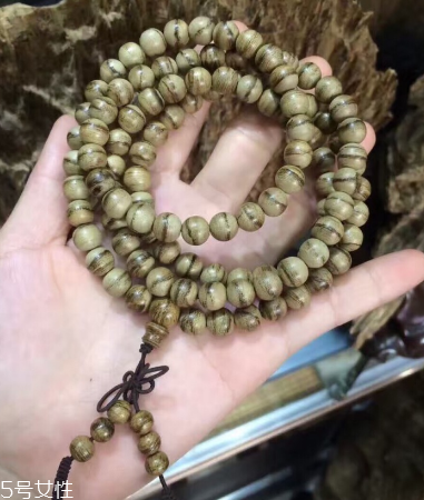 沉香手串可以用水洗嗎？沉香手串能沾水嗎？