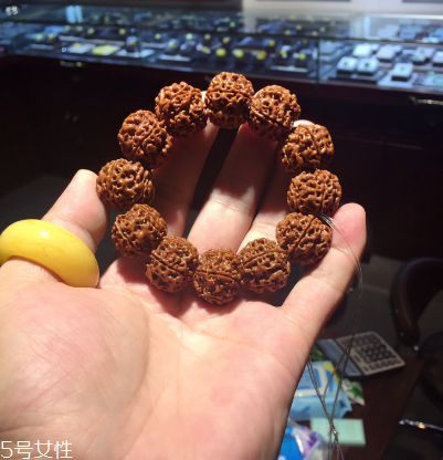 菩提子手串一般多少錢？菩提子手串市場(chǎng)價(jià)格