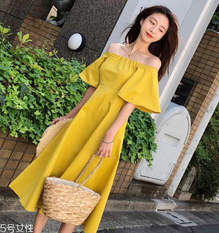 夏天穿什么顏色連衣裙好？夏天適合什么顏色連衣裙？