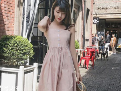 夏天穿什么顏色連衣裙好？夏天適合什么顏色連衣裙？