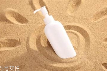 防曬霜里有熒光劑嗎？防曬霜含有熒光劑成分嗎？