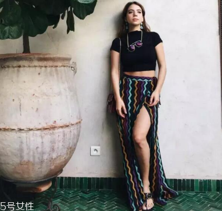 女生去海邊穿什么衣服？海邊度假怎么穿搭顯瘦？