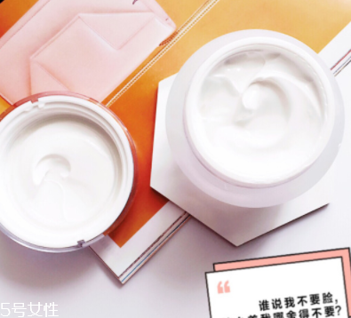素顏霜是彩妝嗎？素顏霜屬于彩妝嗎？