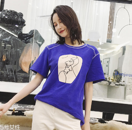 t恤什么顏色好看？t恤買(mǎi)什么顏色好？