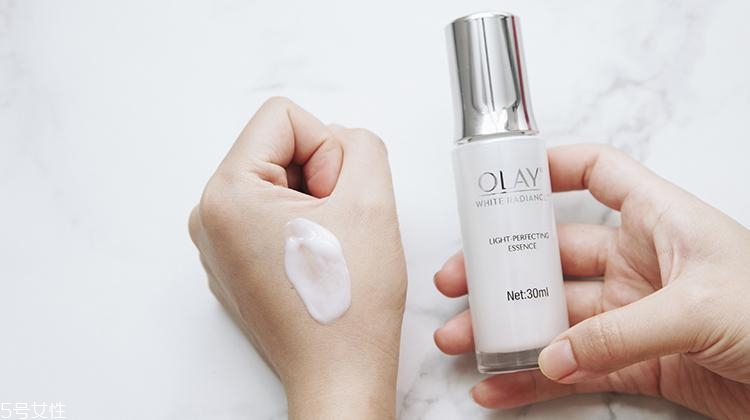 olay水感透白系列與水感透白臻粹系列哪個好？什么區(qū)別？