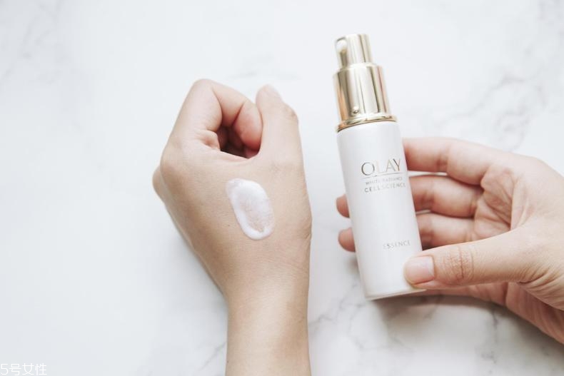 olay水感透白系列與水感透白臻粹系列哪個好？什么區(qū)別？