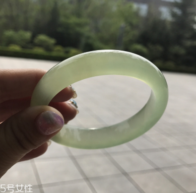 手鐲對身體有好處嗎？手鐲有哪些好處？