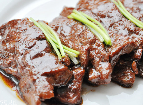 鹿肉和牛肉哪個好？鹿肉和牛肉哪個好吃些？