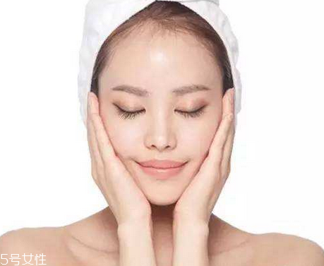化妝水會(huì)變質(zhì)嗎？化妝水進(jìn)水了會(huì)變質(zhì)嗎？