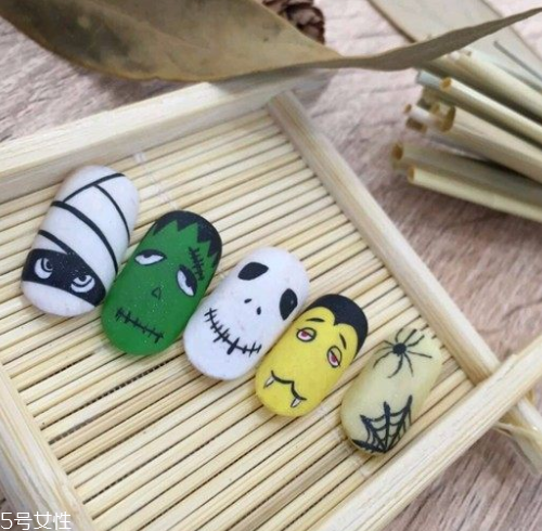 q版萬(wàn)圣節(jié)美甲怎么做？q版萬(wàn)圣節(jié)美甲教程
