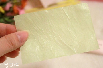 吸油紙會(huì)吸走防曬霜嗎？吸油紙會(huì)將水分帶走嗎？