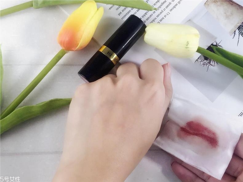 露華濃525是什么色？露華濃525適合黃皮嗎？