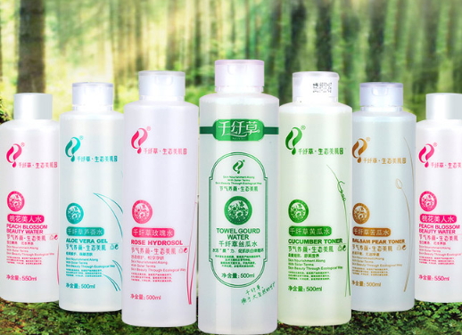絲瓜水和玫瑰水哪個好？絲瓜水和玫瑰水可以一起用嗎