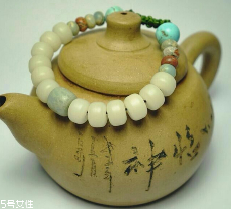 菩提根手串發(fā)黑怎么辦？找準原因?qū)ΠY下藥