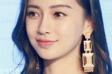 染發(fā)長(zhǎng)出黑發(fā)怎么辦？補(bǔ)色來(lái)幫你