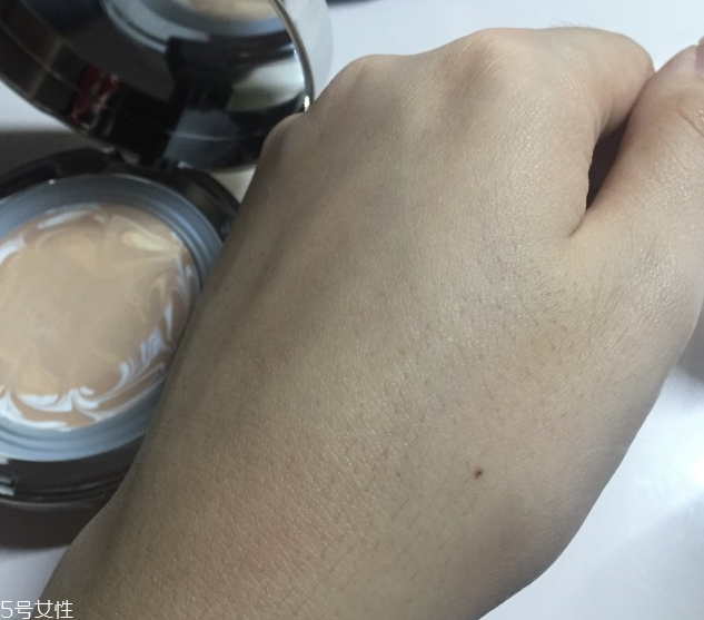 愛(ài)敬氣墊13號(hào)色怎么樣？愛(ài)敬氣墊水粉霜使用心得