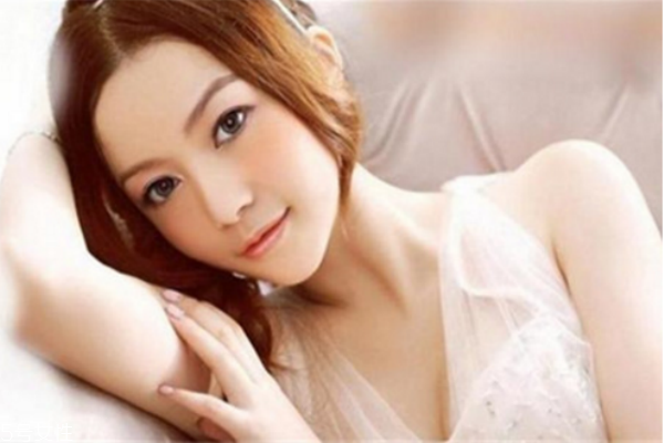 油性皮膚喜歡掉妝，小編來教你怎么辦