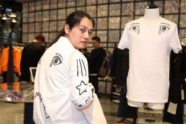 上官喆的衣服在哪買(mǎi) 官方渠道有四種