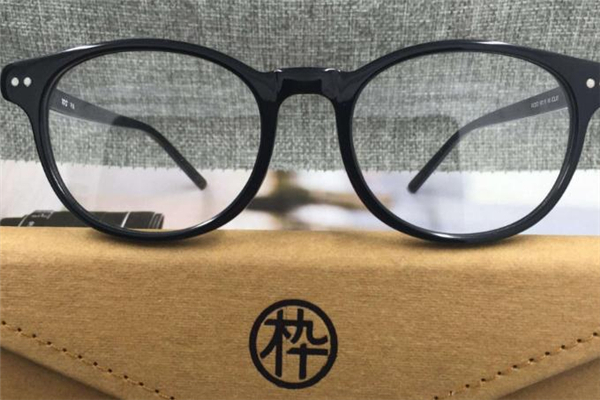 木九十眼鏡多少錢(qián) 價(jià)位在千元以內(nèi)