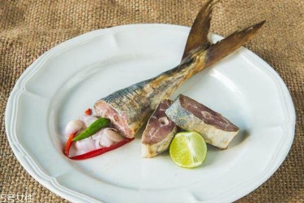 吃魚(yú)的好處有哪些 吃魚(yú)的注意事項(xiàng)