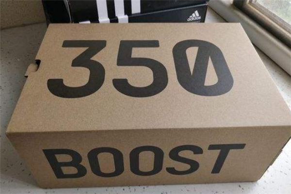 yeezy 350熒光綠開箱測評 椰子350夜光實(shí)物效果
