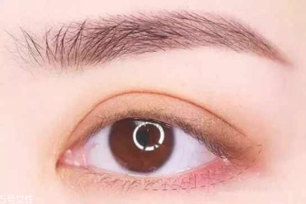 雙眼皮怎么畫(huà)眼影好看 雙眼皮畫(huà)眼影教程